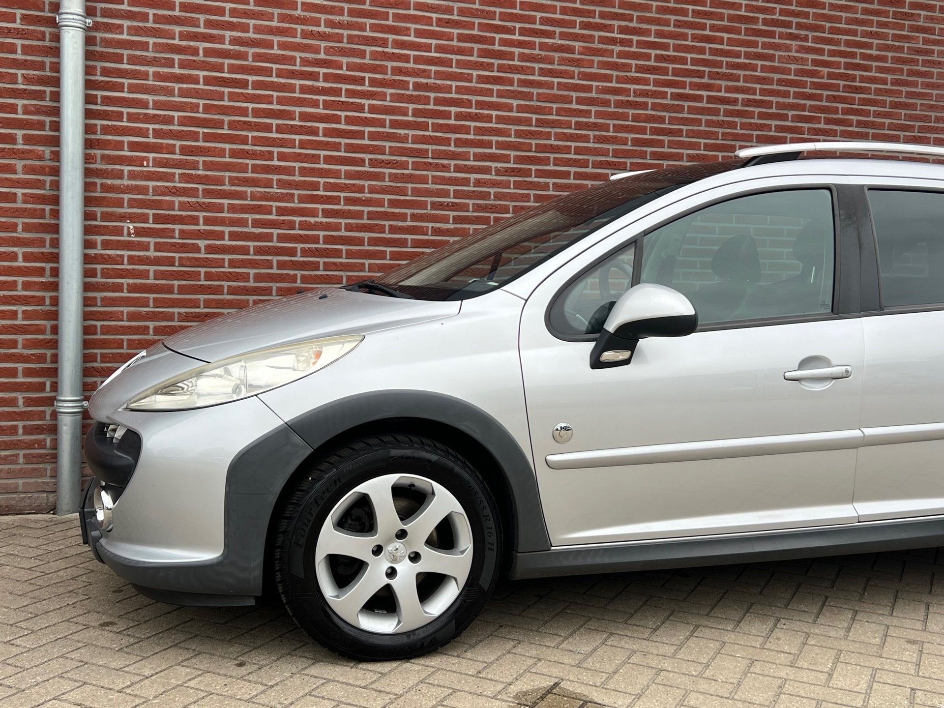 Peugeot 207 SW Outdoor 1.6 VTi XS LEES TEKST / Airco / panor, Gebruikt, 4 cilinders, 1110 kg, Handgeschakeld
