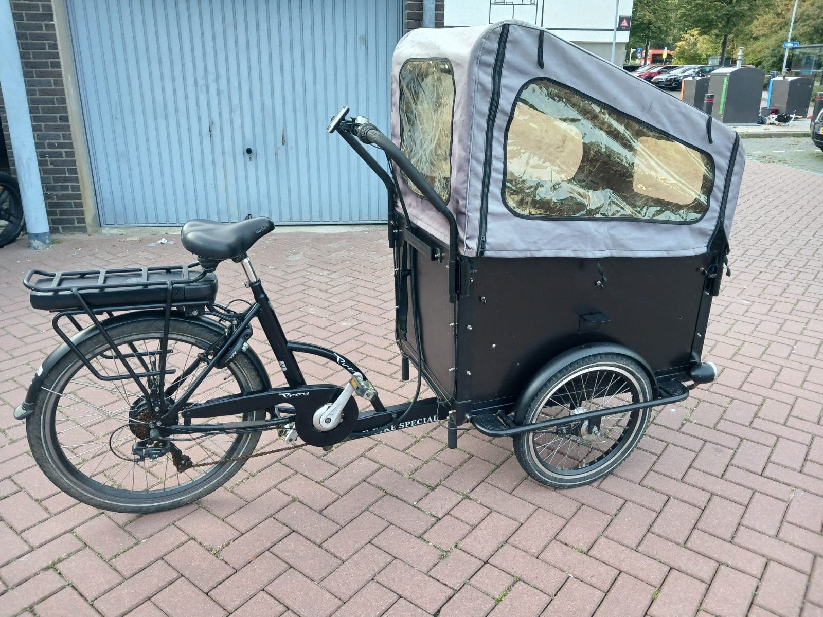 Troy Bakfiets Elektrisch met Huif, 4 kinderen of meer, Gebruikt, Elektrisch, Trommelrem