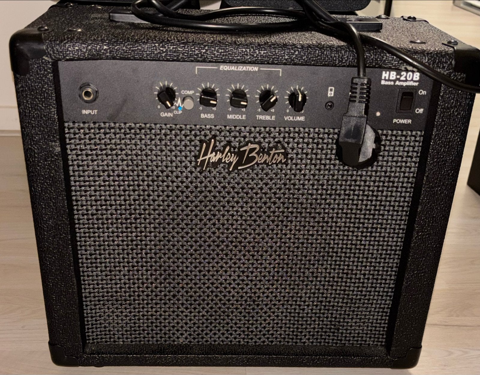Harley Benton HB-208, Ophalen, Zo goed als nieuw, Basgitaar, Minder dan 50 watt