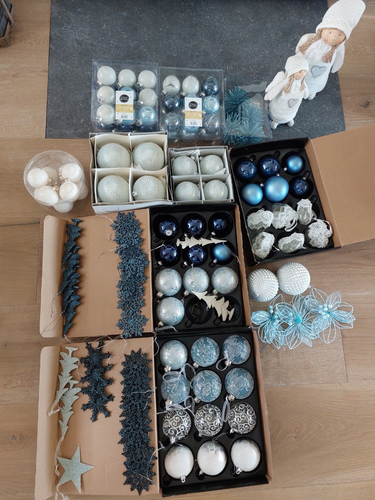 lichtblauwe/zilver/wit kerstversieringen kerstboom en deco, Ophalen of Verzenden, Zo goed als nieuw