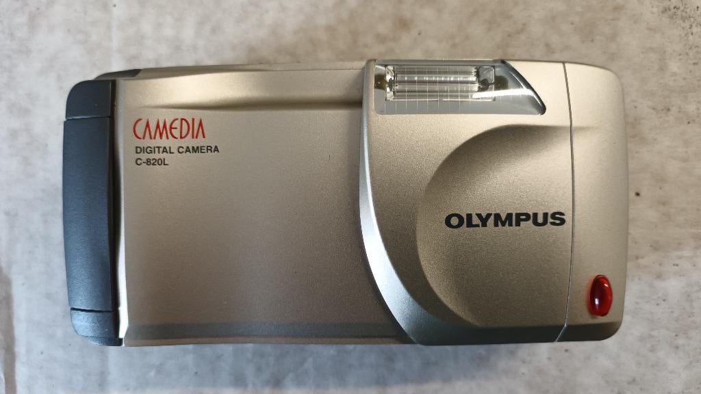 Olympus Camedia C-820L (D-320L in VS)., Ophalen of Verzenden, Zo goed als nieuw, Olympus