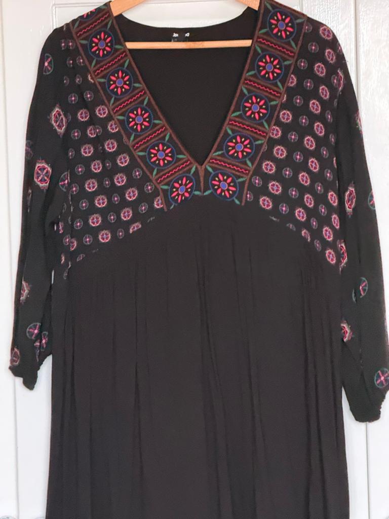 Desigual jurk zwart met kleurrijke patronen, driekwart mouw, Zwart, Maat 42/44 (L), Ophalen of Verzenden, Zo goed als nieuw