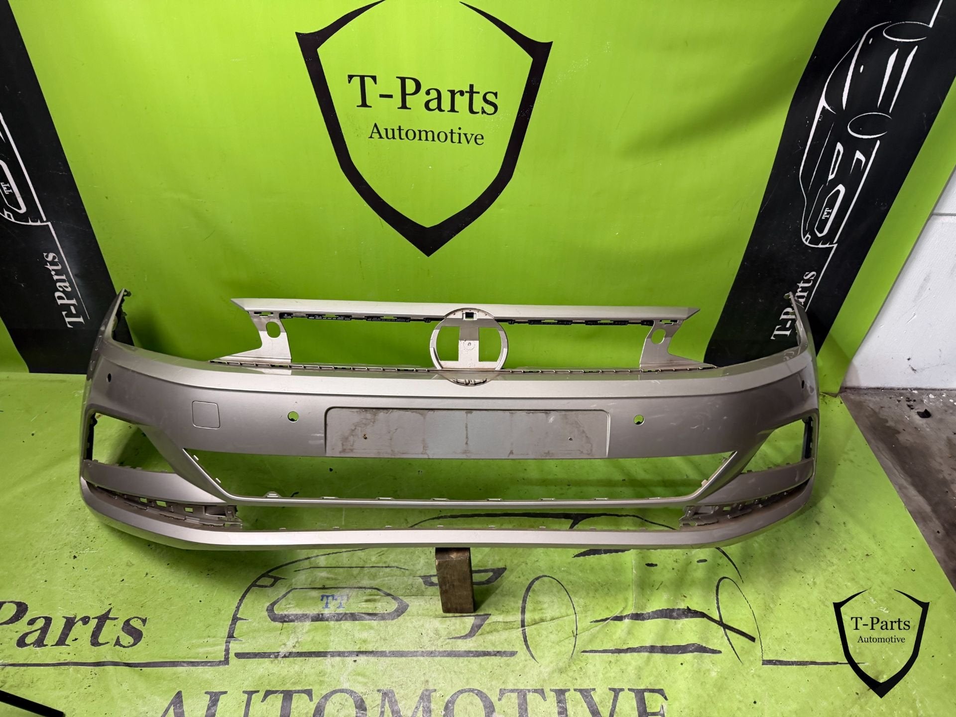 vw volkswagen polo 2G voorbumper bumper 17+ 4x pdc, Gebruikt, Volkswagen, Volkswagen AG, Bumper