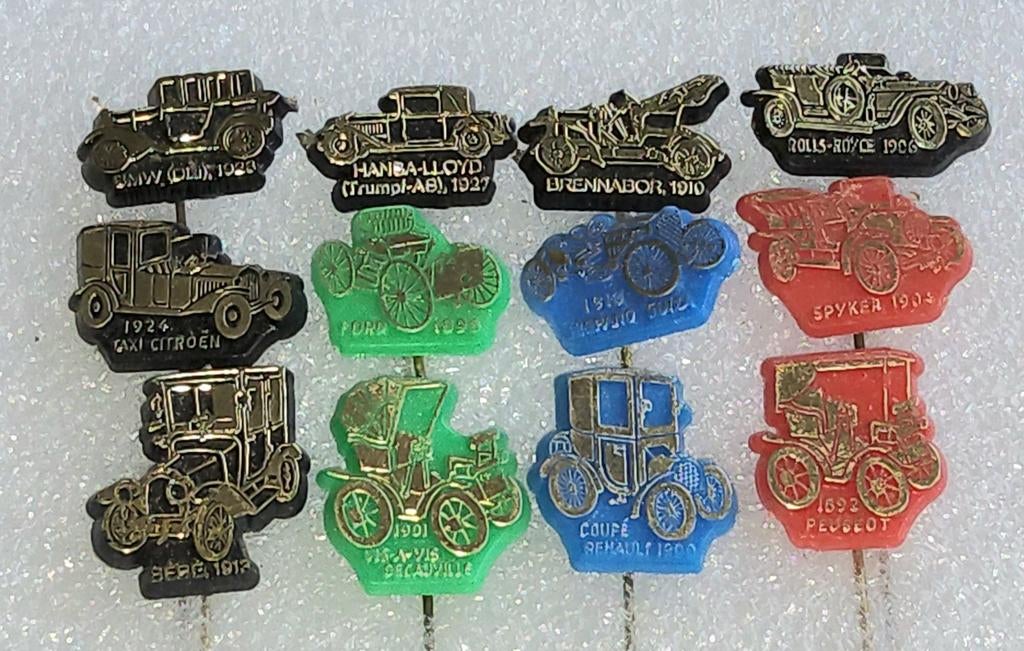 Set van 12 vintage auto speldjes - diverse merken, Ophalen of Verzenden, Gebruikt, Transport, Speldje of Pin