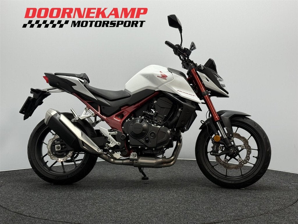 Honda CB 750 HORNET (bj 2023), Cruise Control, Verkoop@doornekampmotorsport.nl, Meer dan 35 kW, Doornekamp Motorsport