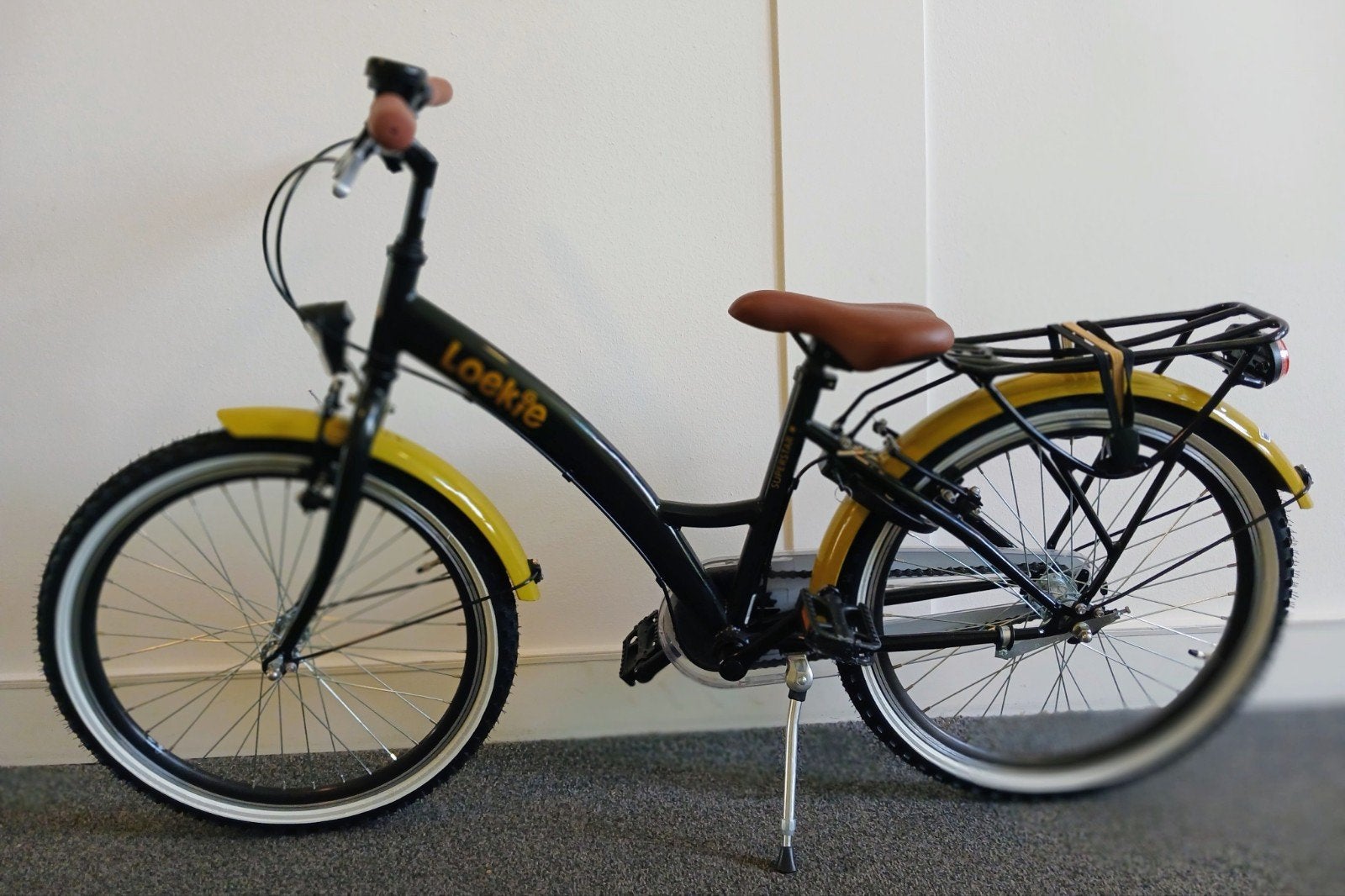 Loekie Superstar 20 inch meisjesfiets..., Fietsen en Brommers, Fietsen | Meisjes, Ophalen, Loekie, 20 inch, Handrem
