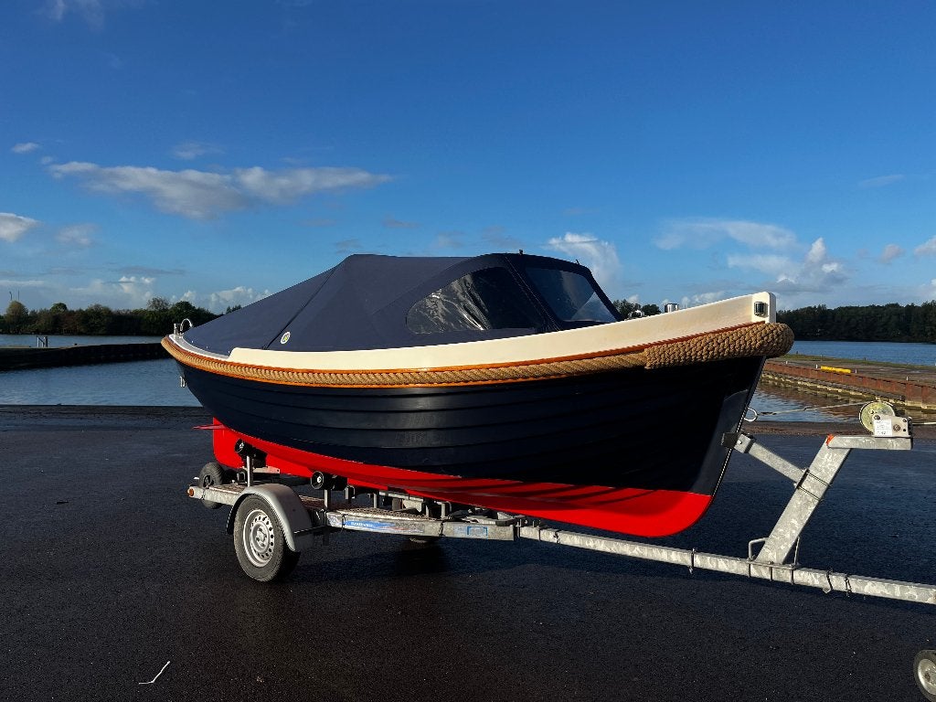 Enkhuizen 500 sloep uit 2007 met stuurconsole en trailer, Watersport en Boten, Binnenboordmotor, Kabelaring, Diesel, 5 m