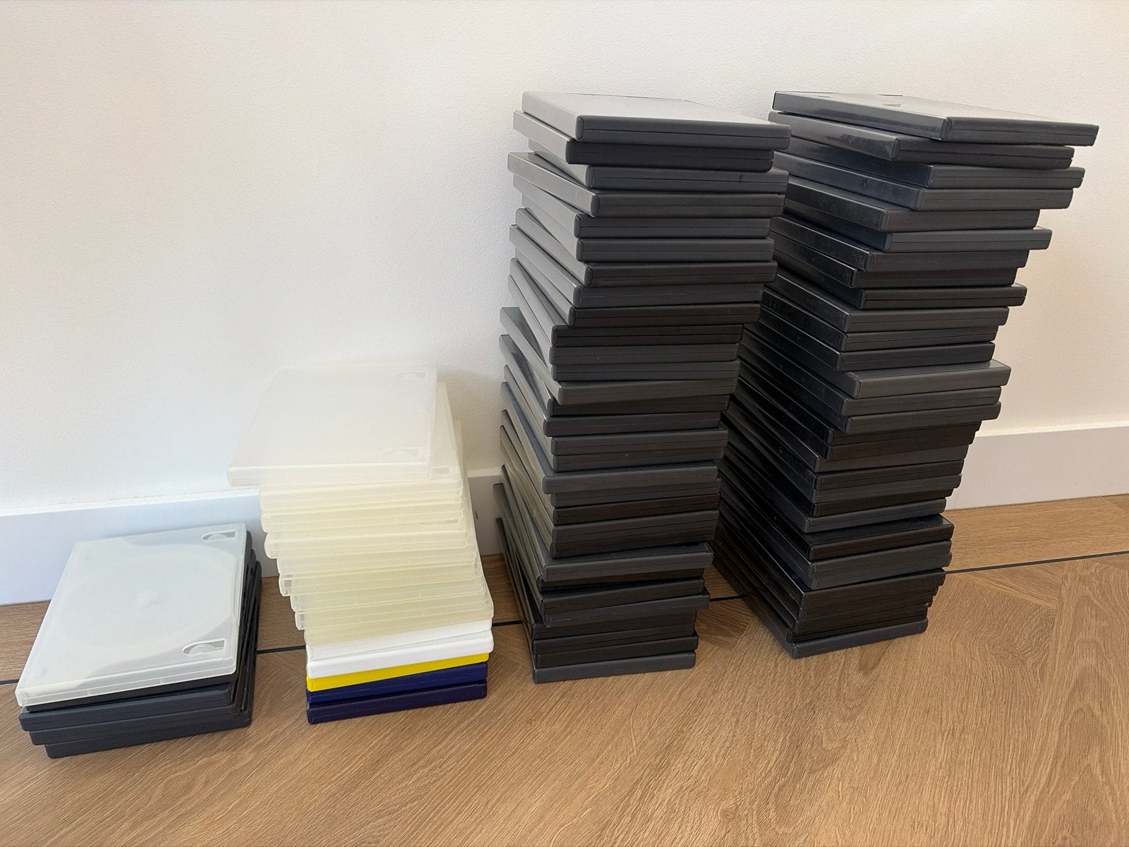 79 lege DVD hoesjes | Gratis, Alle leeftijden, Ophalen, Gebruikt, Inclusief doosje