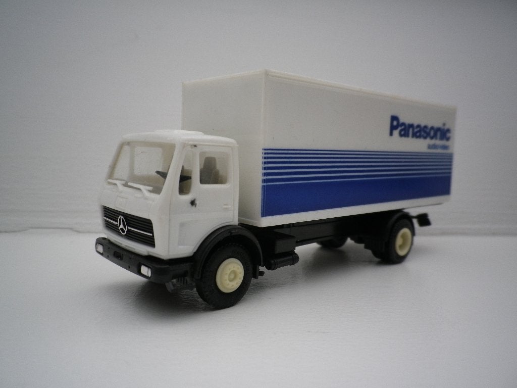 Herpa Mercedes NG bakwagen Panasonic, Ophalen of Verzenden, Gebruikt, Bus of Vrachtwagen, Herpa