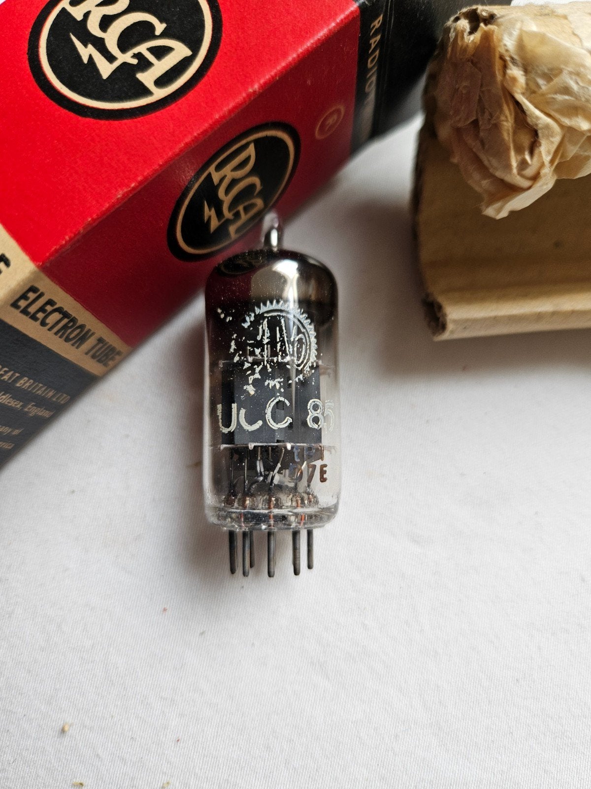 RCA Radiotron UCC85 Elektronenbuis met doos, Ophalen of Verzenden
