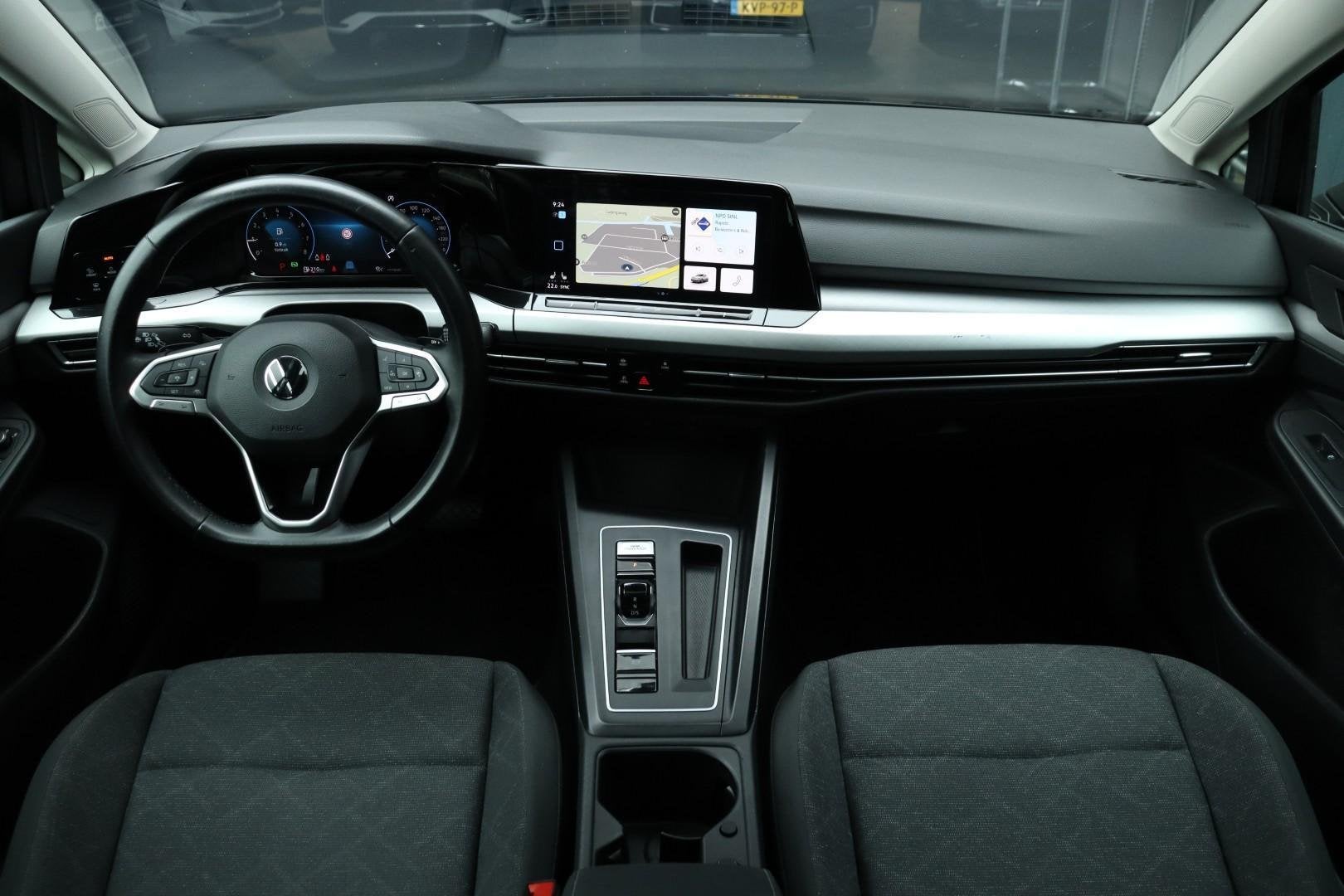 Volkswagen Golf 8 1.5 eTSI / 150PK / DSG / Virtual Cockpit /, Stof, 4 cilinders, 150 pk, Zwart