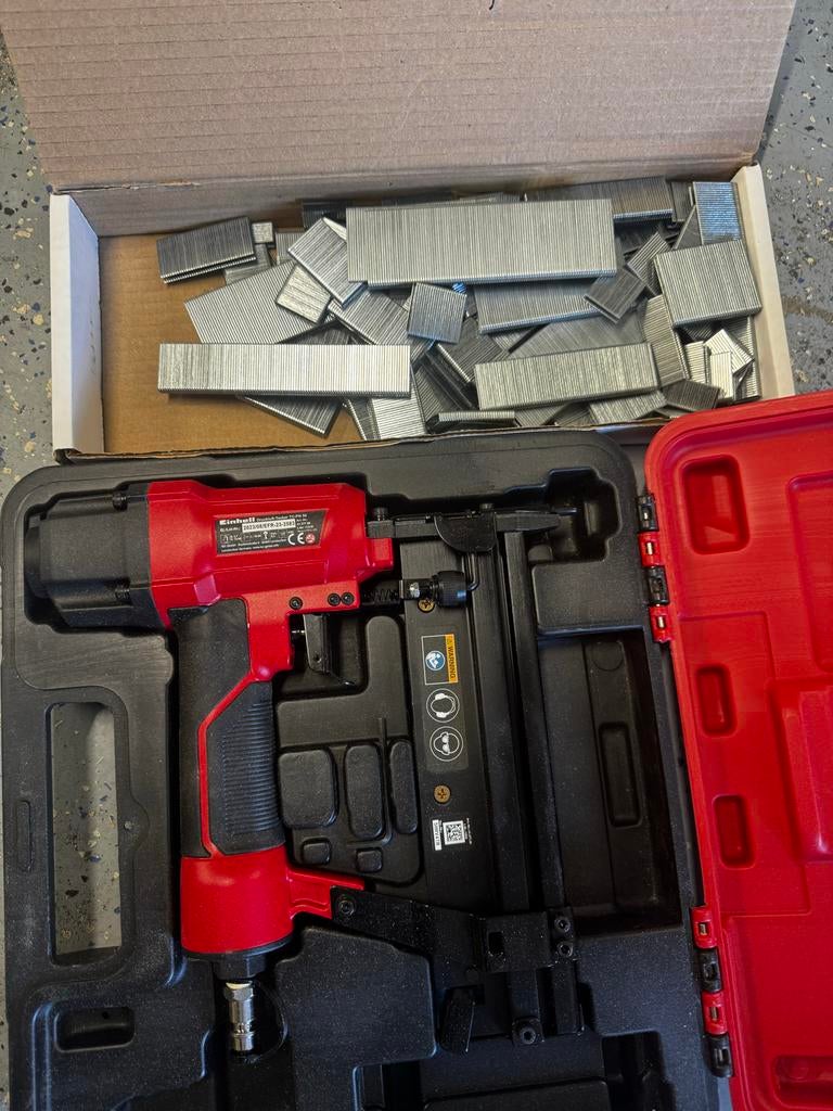 Einhell pneumatische tacker TC-PN 50 met nieten, Ophalen of Verzenden, Zo goed als nieuw