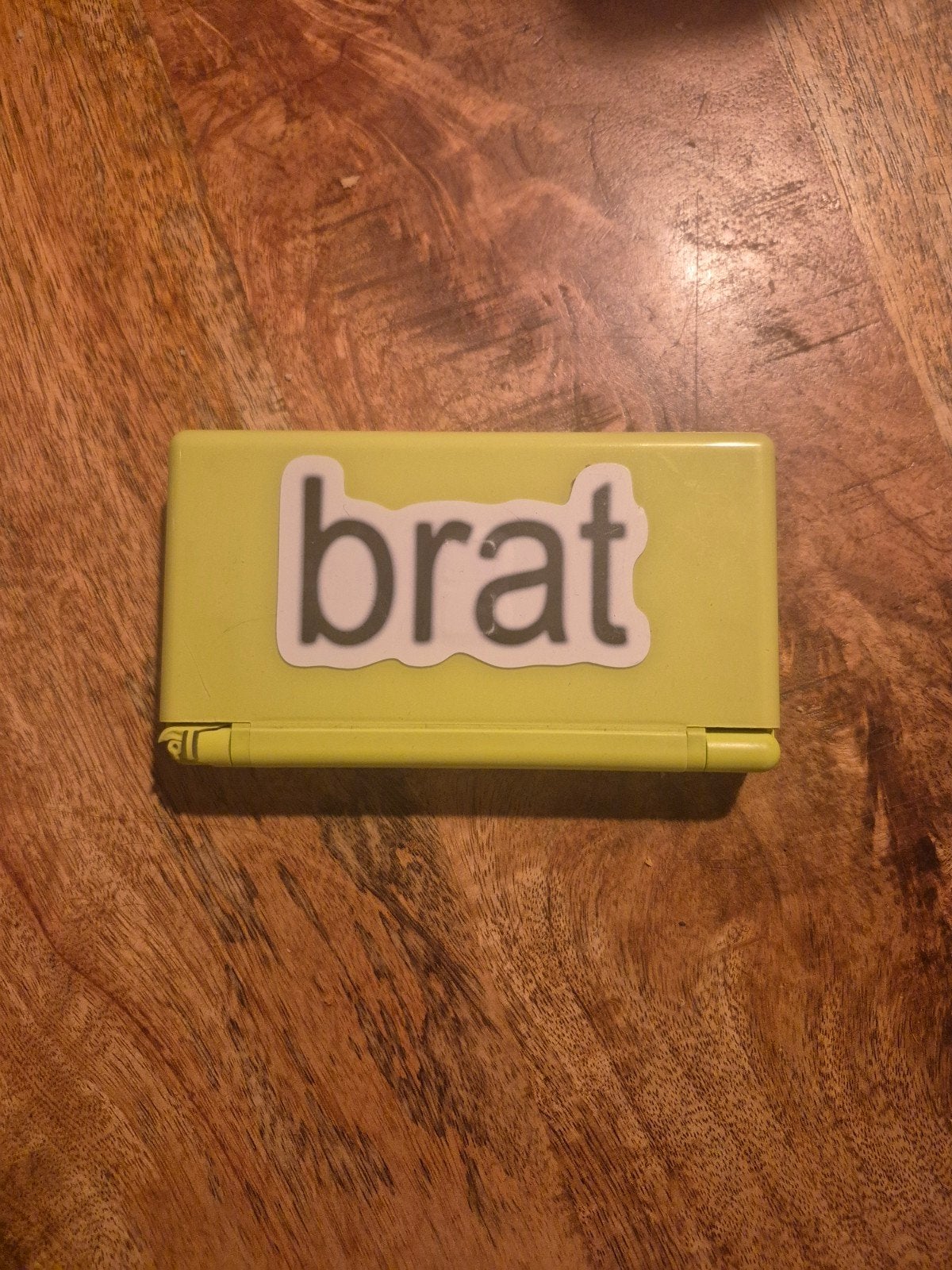 Nintendo DS Lite - Limegroen met 'brat' sticker, Verzenden, Gebruikt, Overige kleuren, DS Original of Phat
