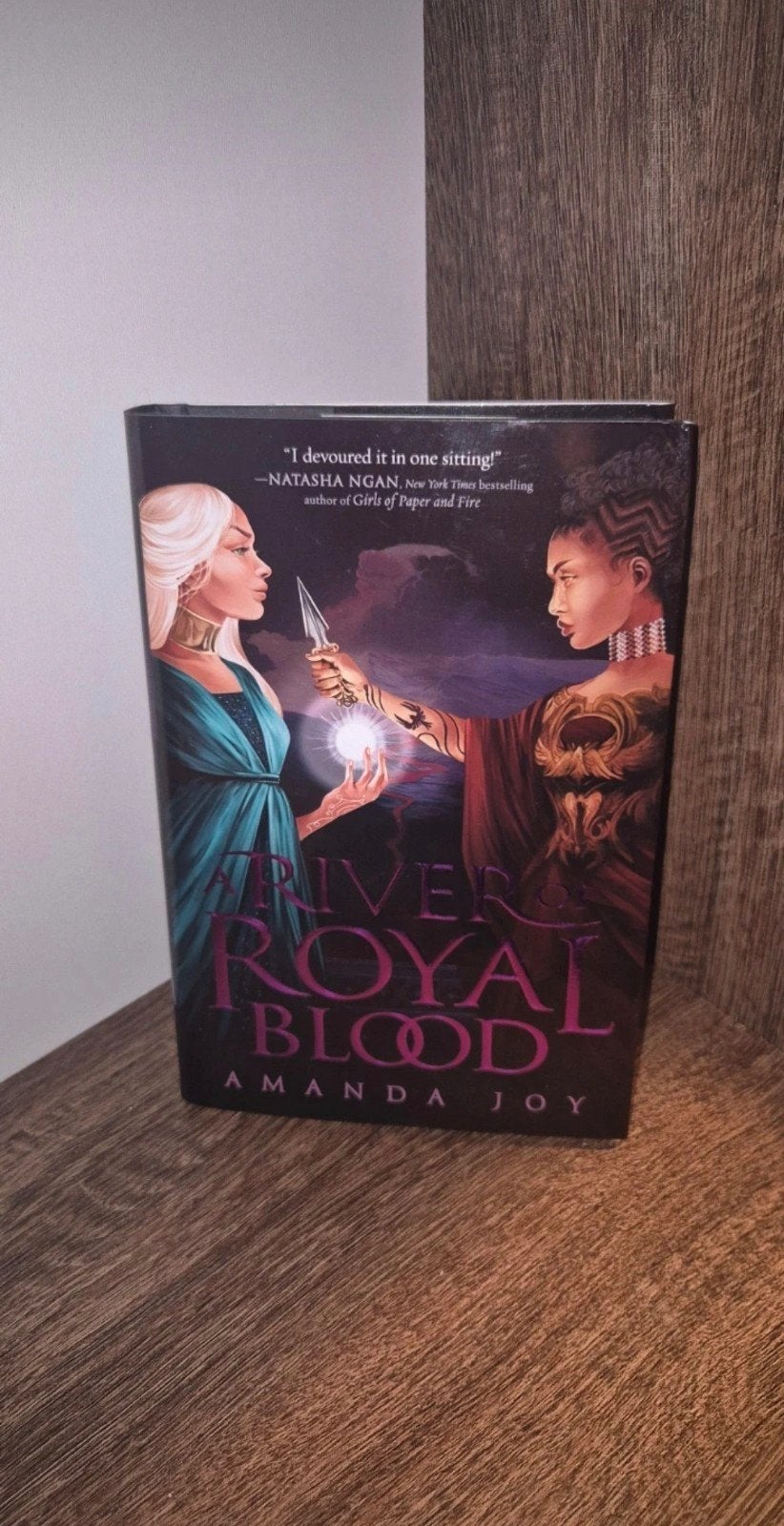 A River of Royal Blood - Amanda Joy (Gesigneerd), Ophalen of Verzenden, Zo goed als nieuw, Amanda Joy