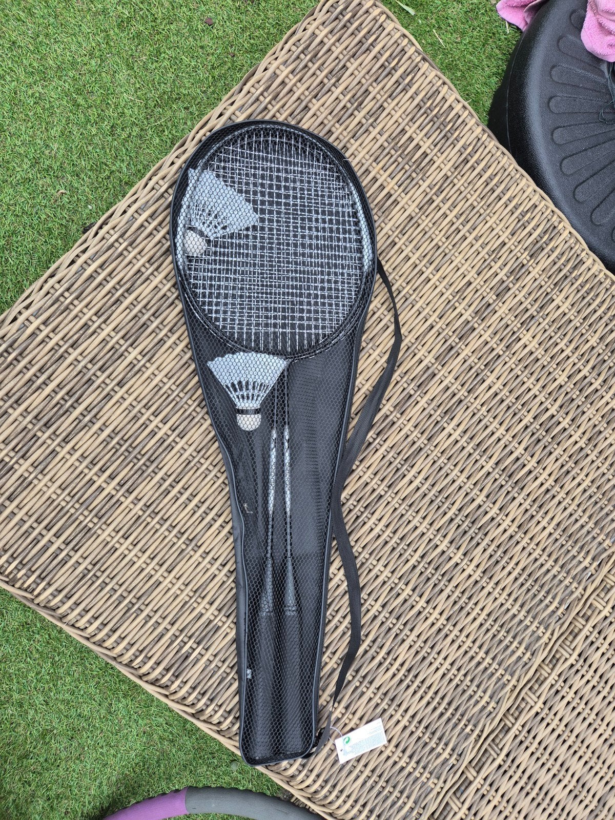 Badminton set met 2 rackets en shuttles in hoes, Ophalen of Verzenden, Zo goed als nieuw, Racket(s)