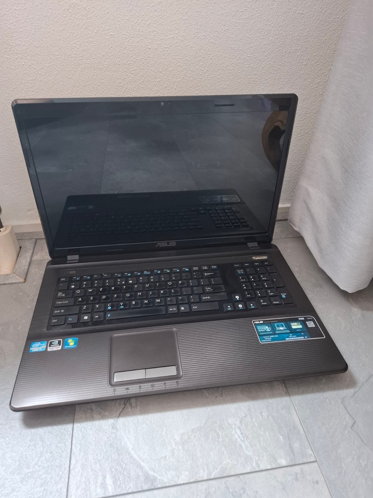 ASUS K93S 18,4 inch groot scherm (geen HDD), Computers en Software, Windows Laptops, 17 inch of meer, HDD, 2 tot 3 Ghz, Ophalen of Verzenden