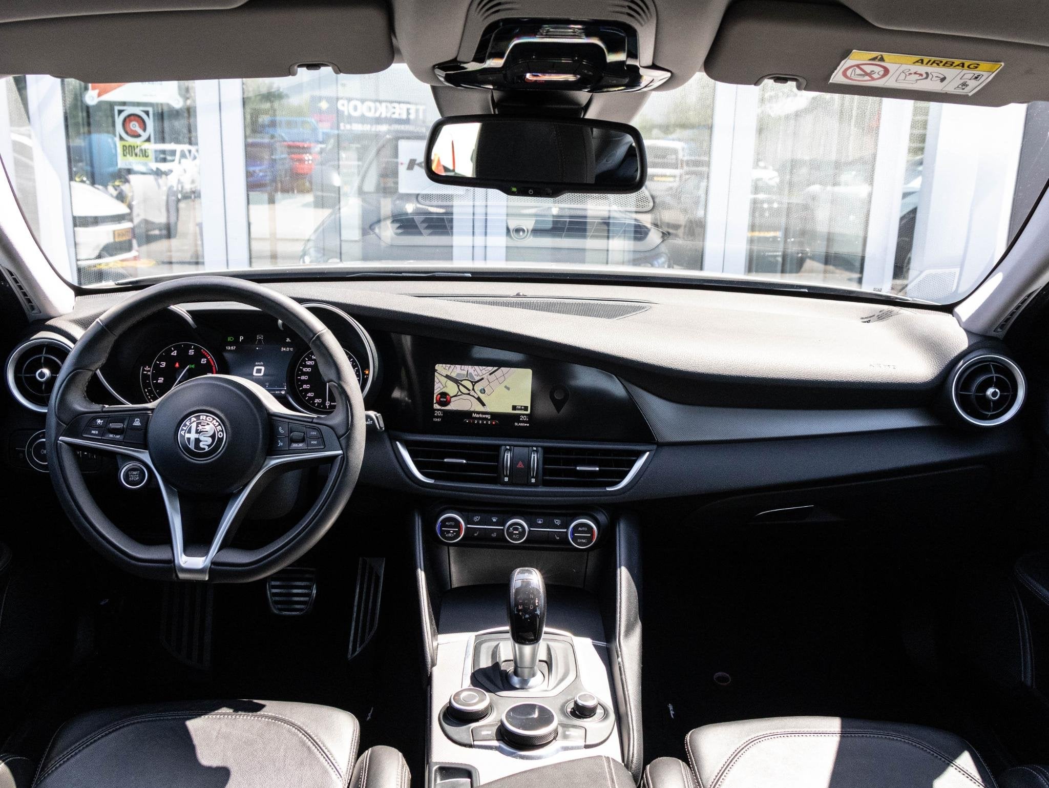 Alfa Romeo Giulia 2.0 T AWD Veloce 280 pk | Originele All Wh, 745 kg, 4 cilinders, 1505 kg, Leder