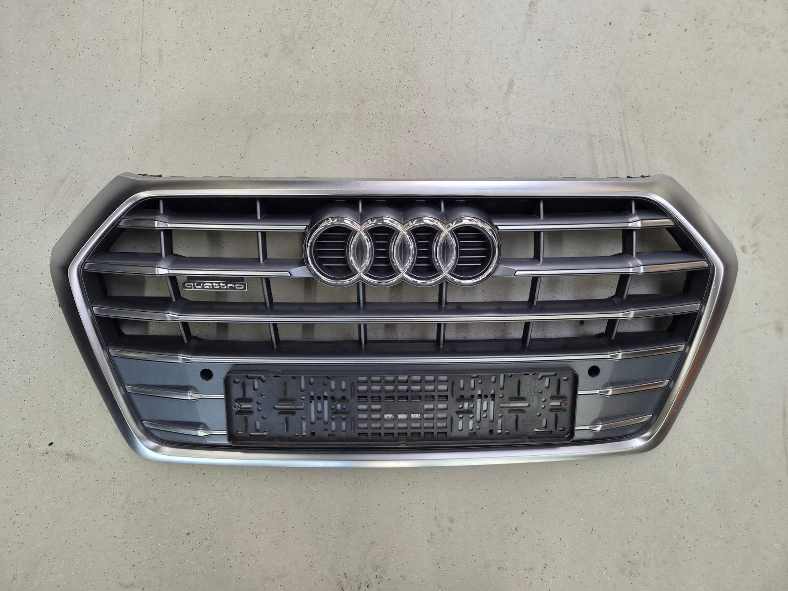 Audi Q5 2017-2020 grill origineel, Gebruikt, Voor, Bumper, Audi