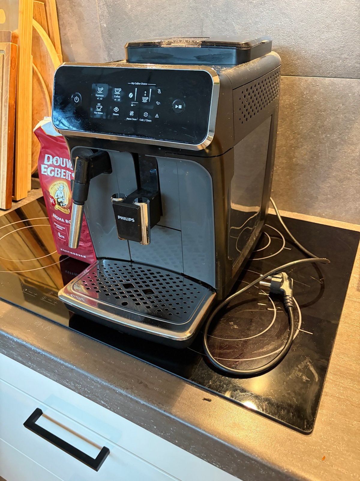 Philips 2200 Serie EP2224/40 Espressomachine, Witgoed en Apparatuur, Koffiezetapparaten, Ophalen, Afneembaar waterreservoir, Gebruikt