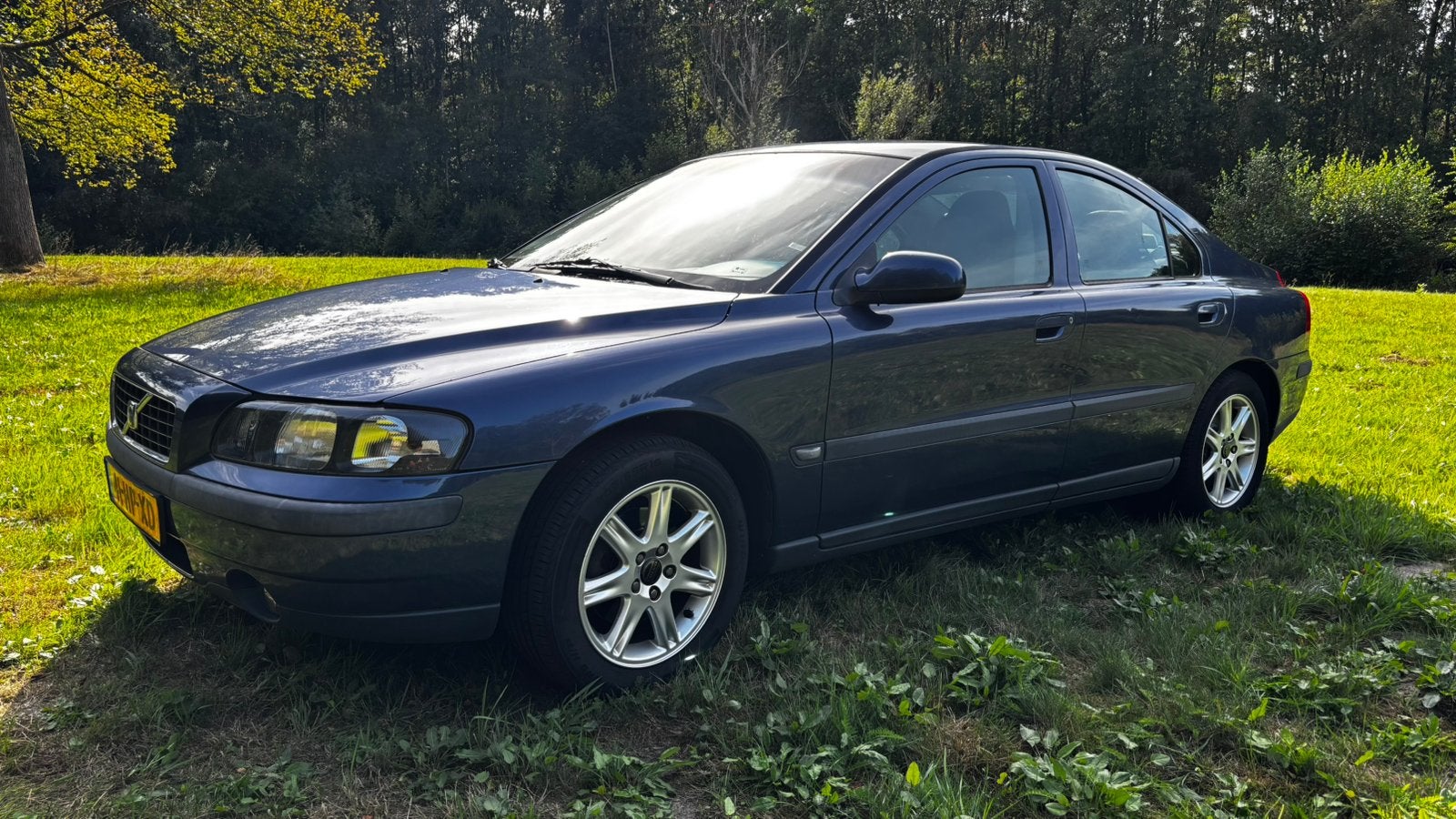Volvo S60 2.4 140PK 2001 Blauw, Auto's, Voorwielaandrijving, Blauw, S60, Origineel Nederlands
