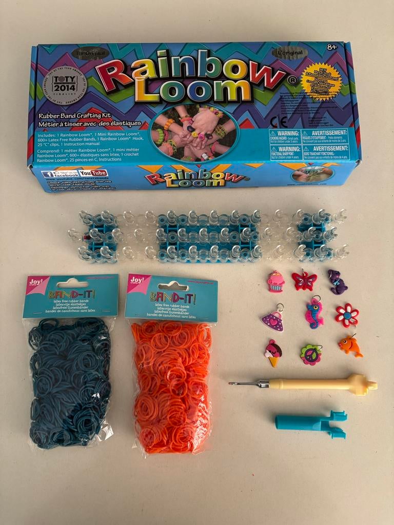 Rainbow Loom set met extra elastiekjes en bedeltjes!, Ophalen of Verzenden, Zo goed als nieuw, Overige typen