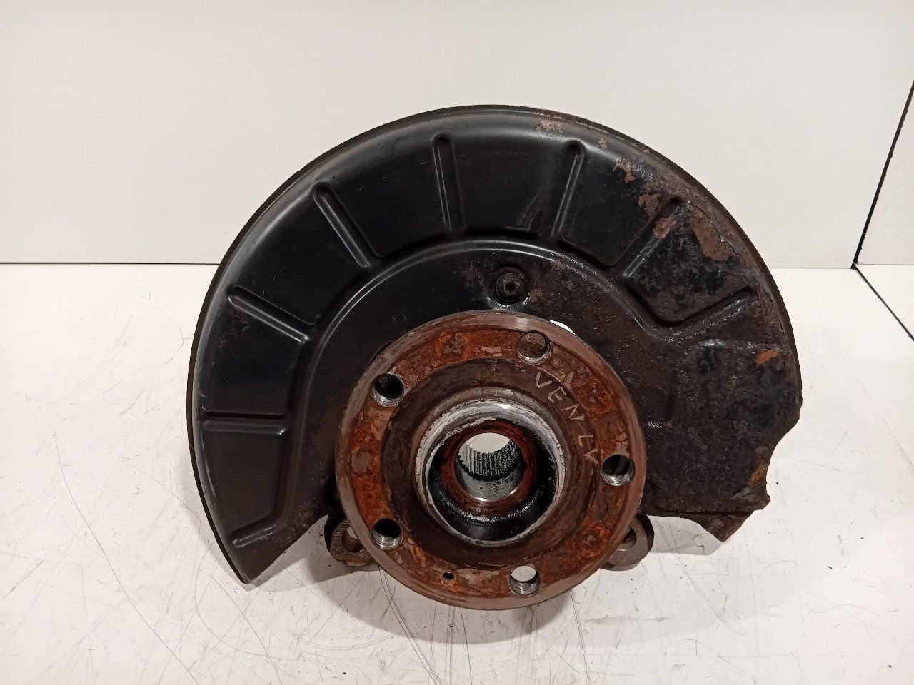 Wielnaaf links voor Volkswagen Golf, Onderdelen@venauto.nl, Van der Ven Autorecycling B.V., Gebruikt, Ettenseweg 76, 4706 PB Roosendaal, The Netherlands
