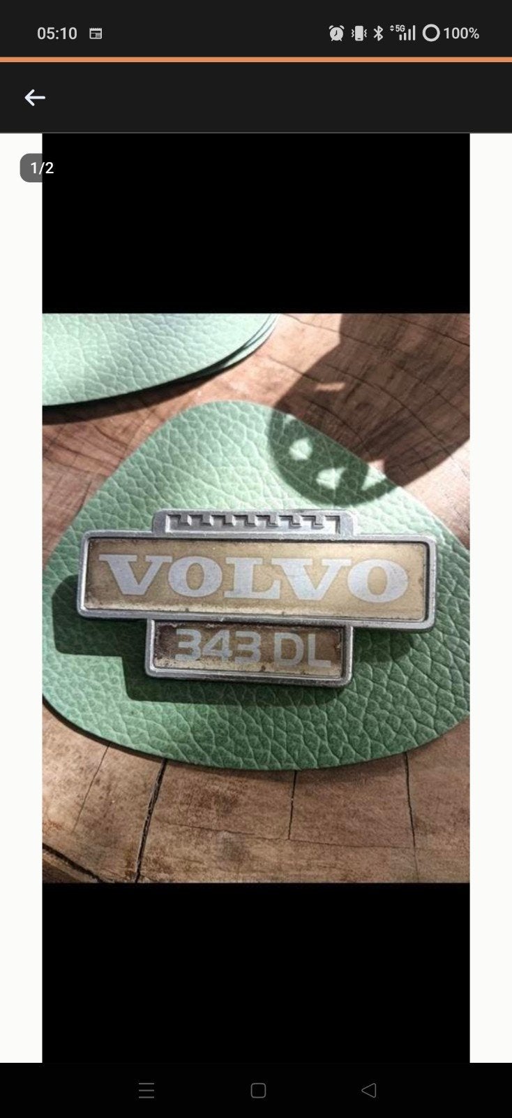 Goudkleurige volvo 343DL Embleem, Auto diversen, Auto-accessoires, Ophalen, Gebruikt