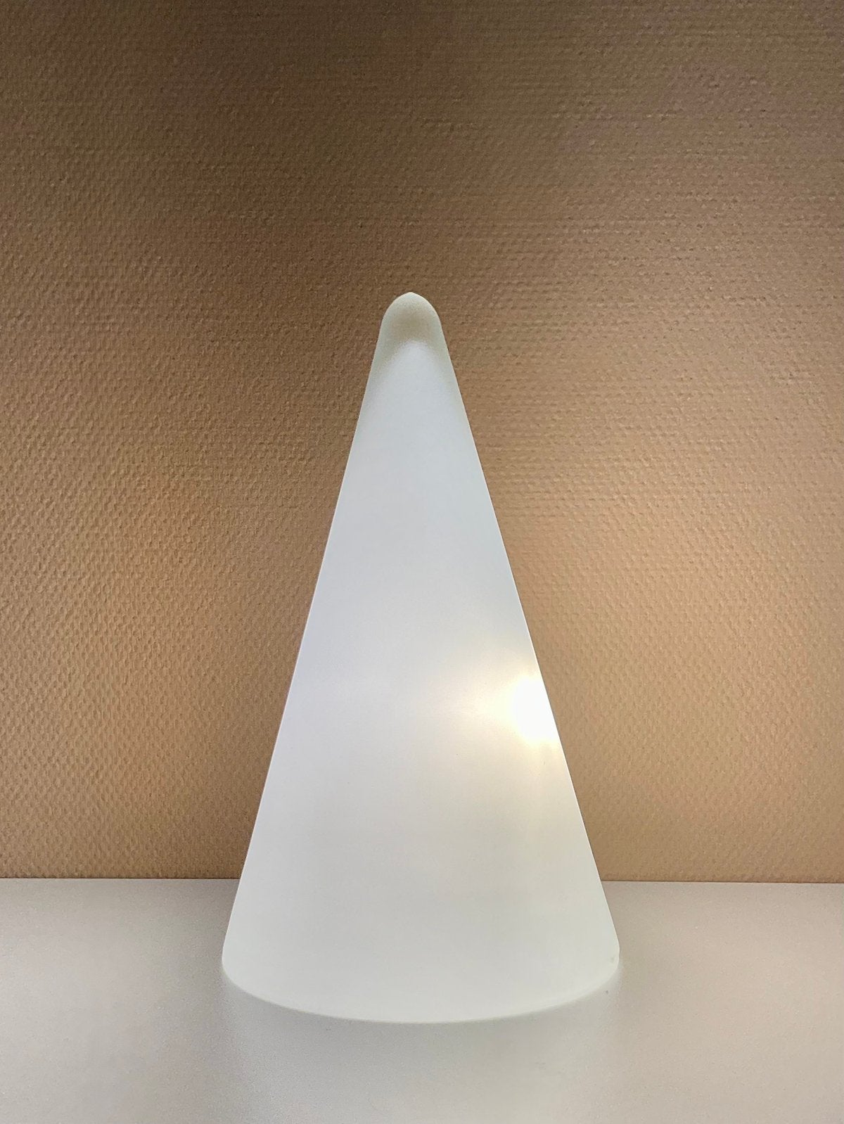 Een originele SCE TEEPEE tafellamp van mat melkglas 36 cm, Ophalen of Verzenden, Gebruikt