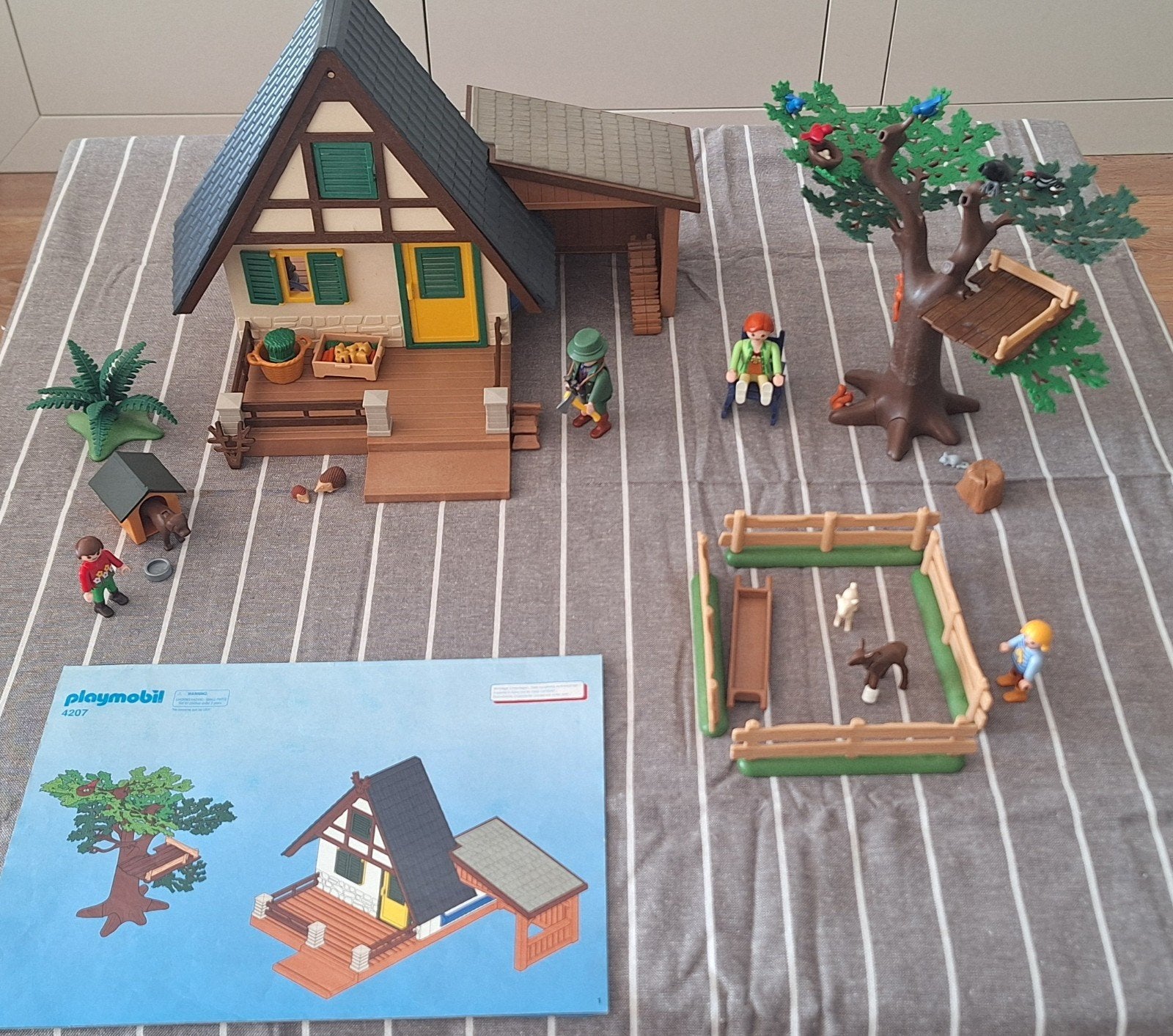 Playmobil 4207 Boswachtershuis met dieren en figuren, Ophalen of Verzenden, Gebruikt, Jongen of Meisje