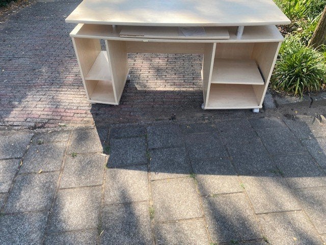 bureau, Ophalen, Gebruikt, 120 cm, Geel