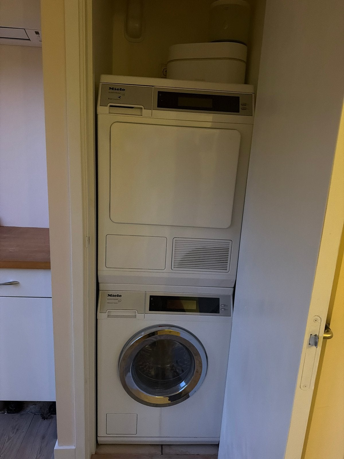 Miele Wasmachine en Droger Set - Perfect voor Kleine Ruimtes, 10 kg of meer, Ophalen, Gebruikt, 95 cm of meer