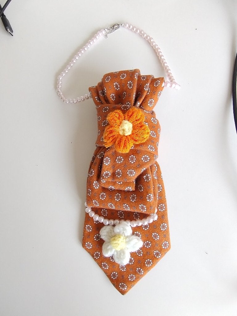 Stropdas Oranje (wk voetbal) stropdas met bloemetjes, Ophalen of Verzenden, Gebruikt, Accessoires