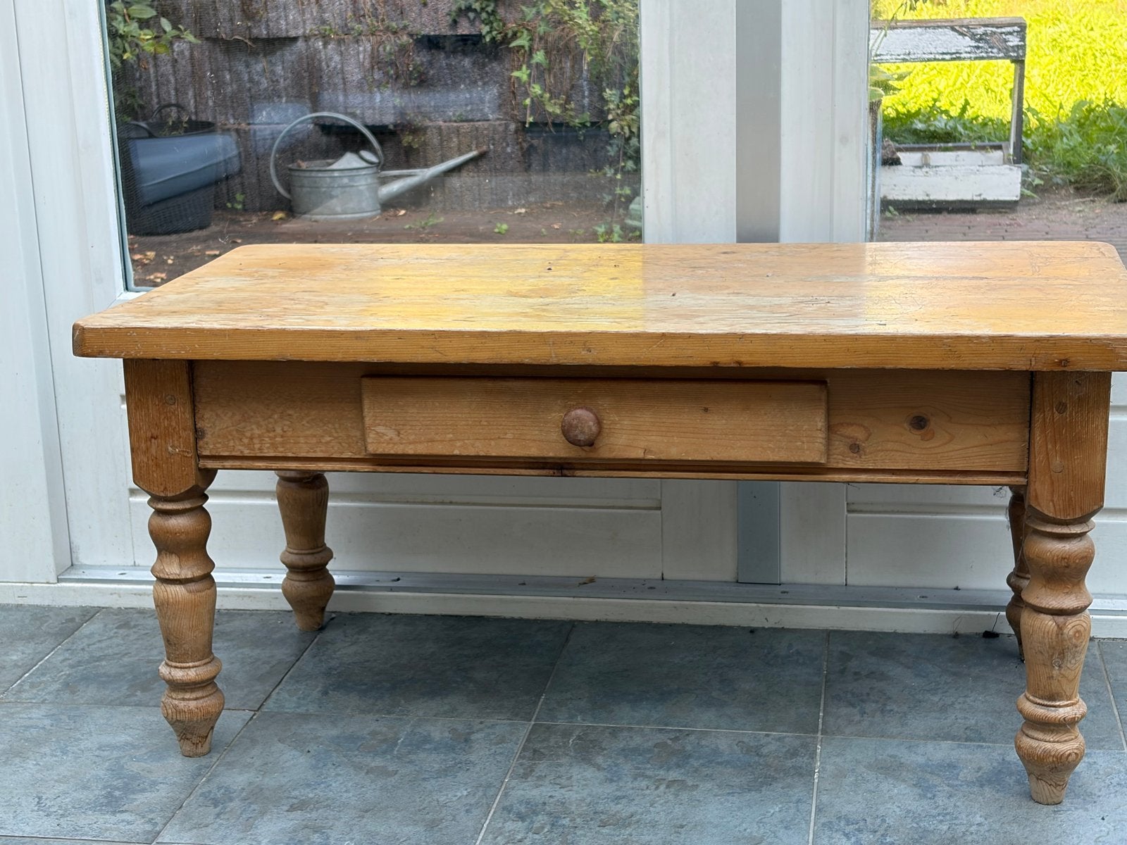 Grenen tafel met lade - Opknapper, Ophalen, Minder dan 50 cm, Gebruikt, 100 tot 150 cm