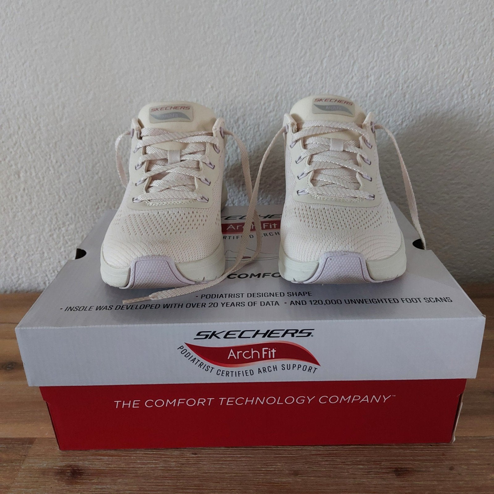 Nieuwe Skechers maat 39(creme/lichtroze), Skechers, Nieuw, Ophalen of Verzenden, Sneakers of Gympen