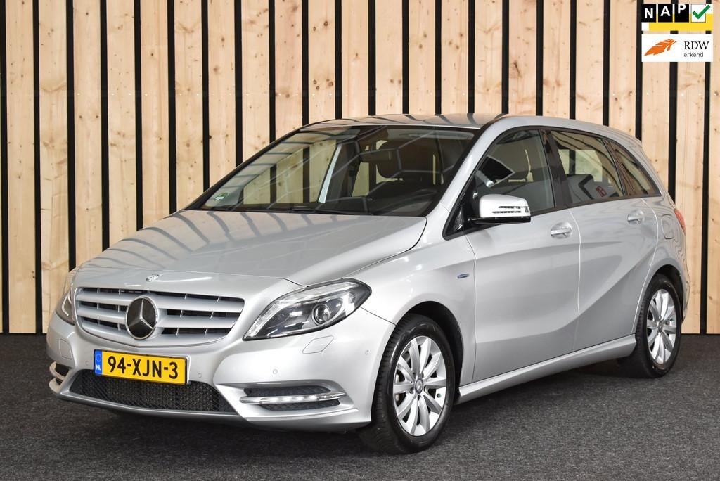 Mercedes-Benz B-klasse 180 Ambition Trekhaak 113dkm 2e eig., Voorwielaandrijving, Euro 5, Stof, Gebruikt