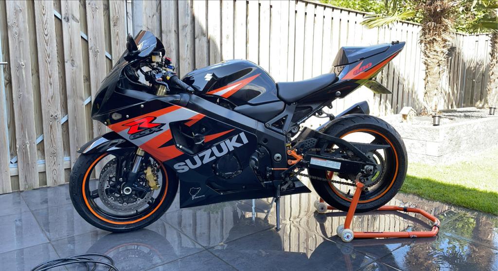 Suzuki GSXR600 - Sportieve motor, perfect voor de liefhebber, Motoren, Motoren | Suzuki, Sportuitlaat, 4 cilinders, Motorrijbewijs A