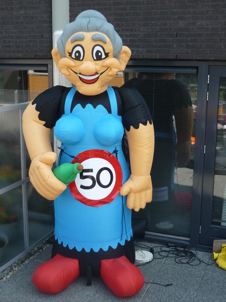 Leuke Sarah opblaaspop extra hoog ! 4,5 meter hoog, Ophalen, Zo goed als nieuw, Abraham of Sarah