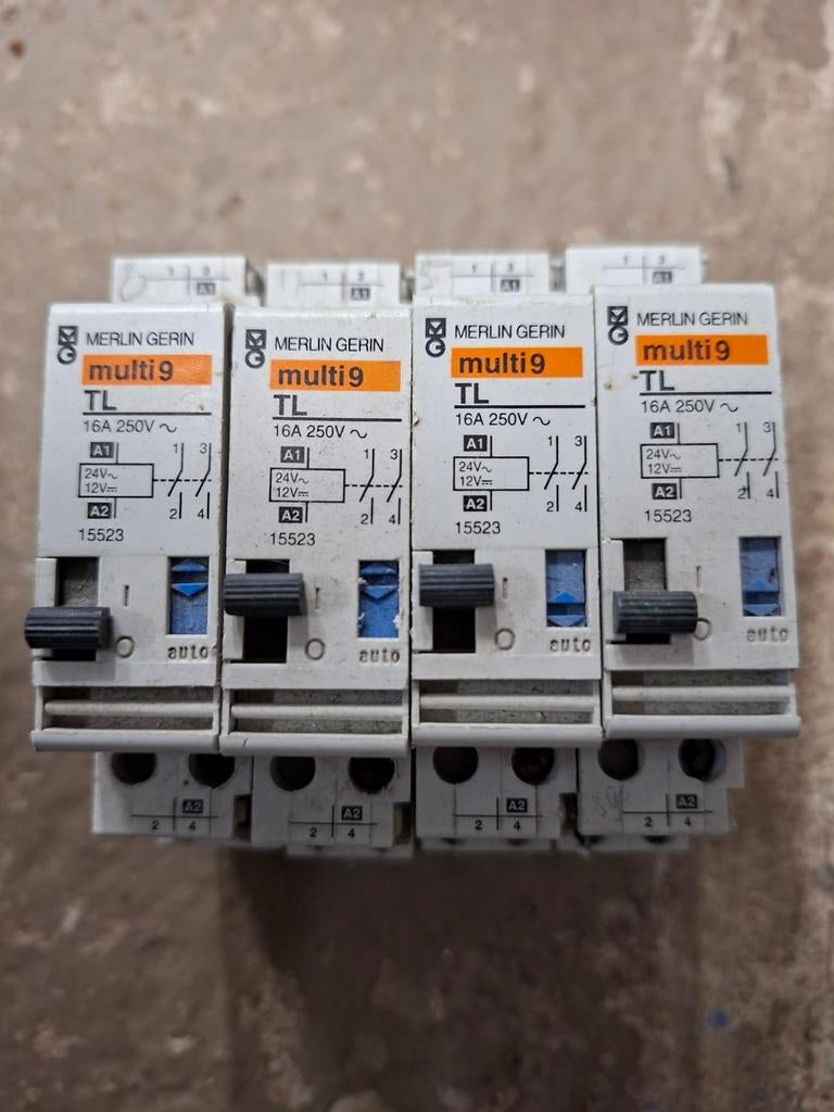 Merlin Gerin Multi9 TL Impulsrelais / Teleruptor 15523 (24V), Gebruikt, Overige typen, Ophalen of Verzenden, Merlin Gerin