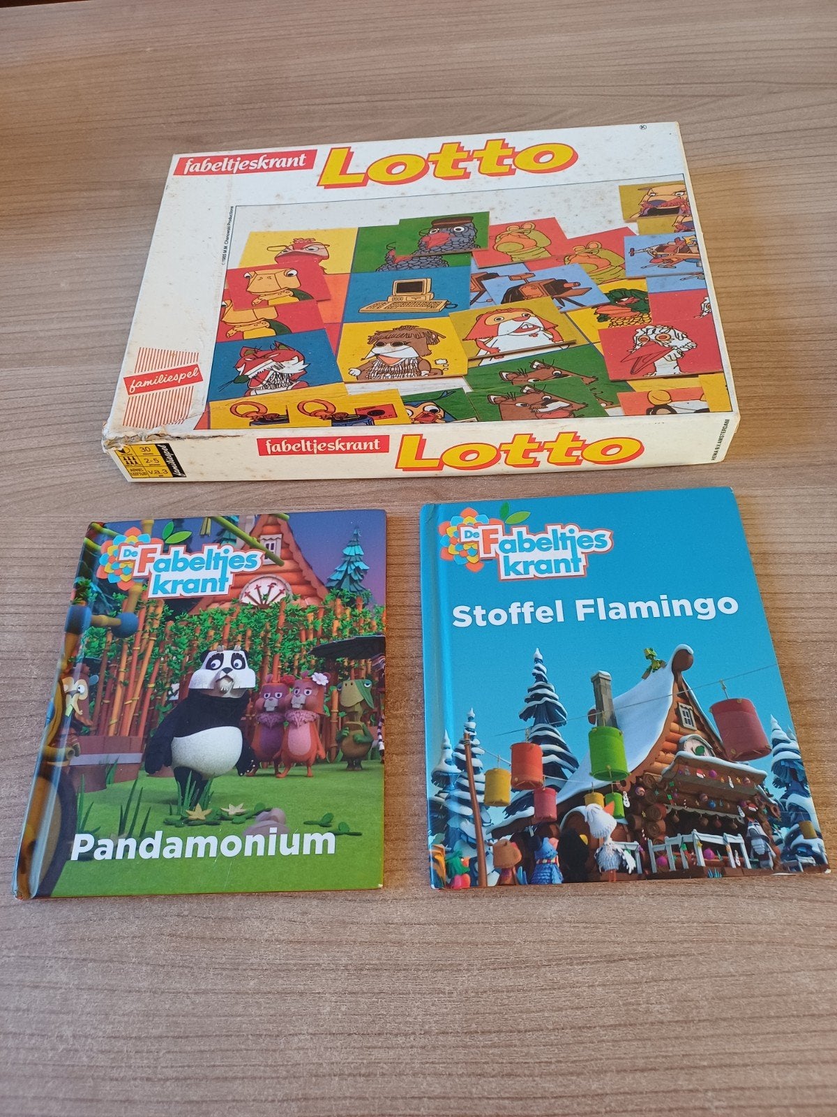 Fabeltjeskrant Lotto en 2 boeken, Ophalen of Verzenden, Gebruikt, Jongen of Meisje