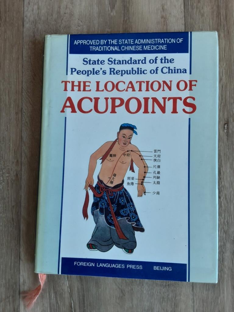 The Location of Acupoints - Traditionele Chinese Geneeskunde, Ophalen of Verzenden, Zo goed als nieuw, Kruiden en Alternatief