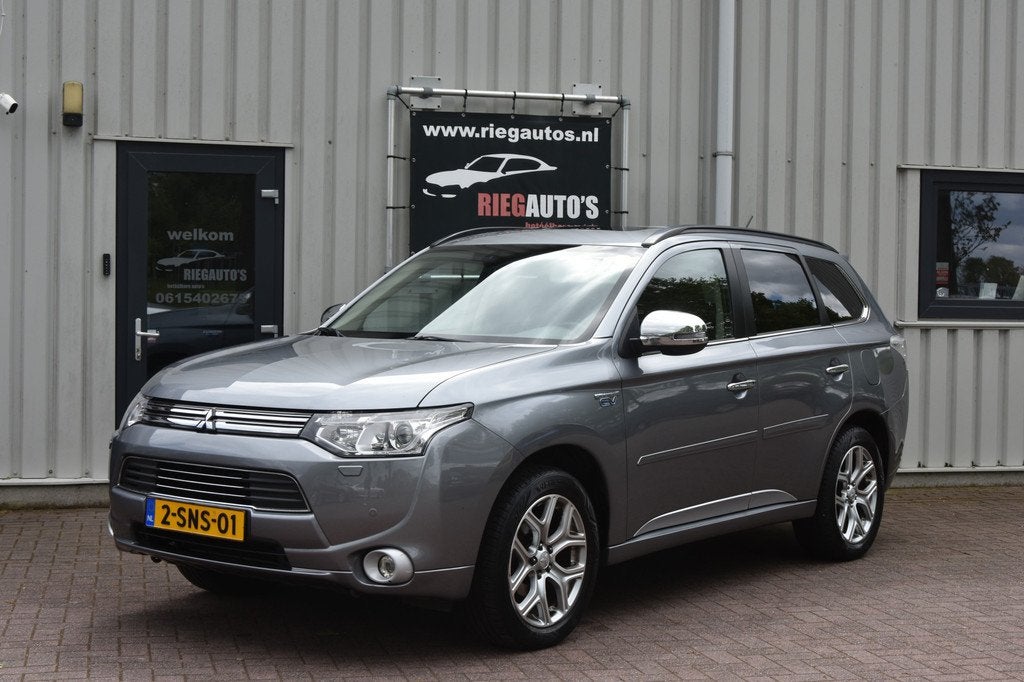 Mitsubishi Outlander 2.0 PHEV Instyle. Afneembare trekhaak!, Auto's, Mitsubishi, Bedrijf, Te koop, Outlander, 4x4, ABS, Achteruitrijcamera