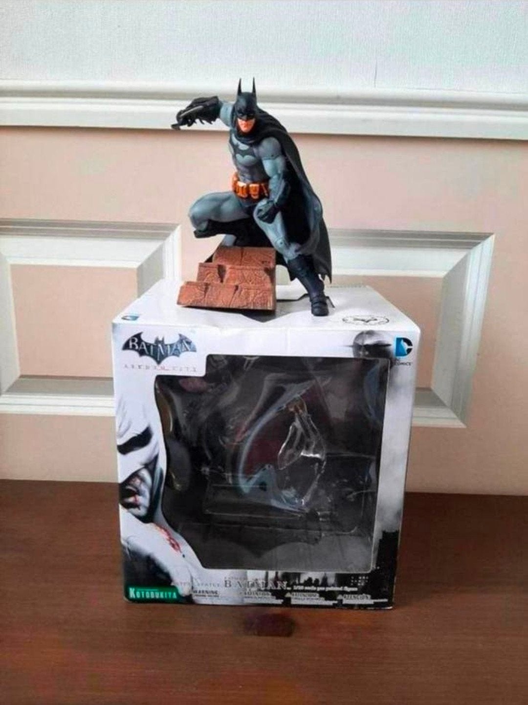 Kotobukiya ARTFX+ Batman Arkham City standbeeld + Doos., Ophalen of Verzenden, Zo goed als nieuw