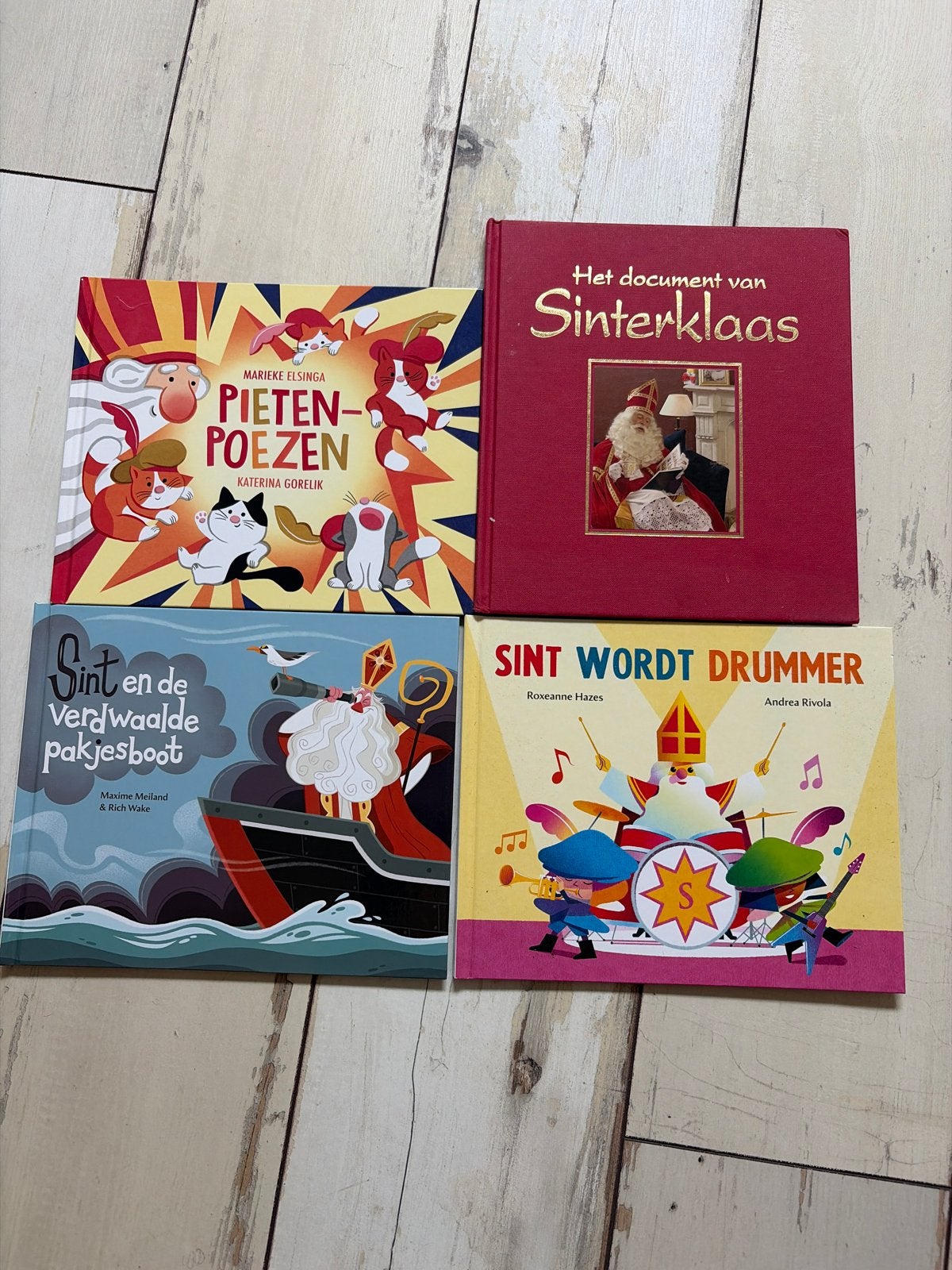 4 Sinterklaasboeken: Pietenpoezen, Het document van Sinterkl, Ophalen of Verzenden, Zo goed als nieuw, Fictie algemeen