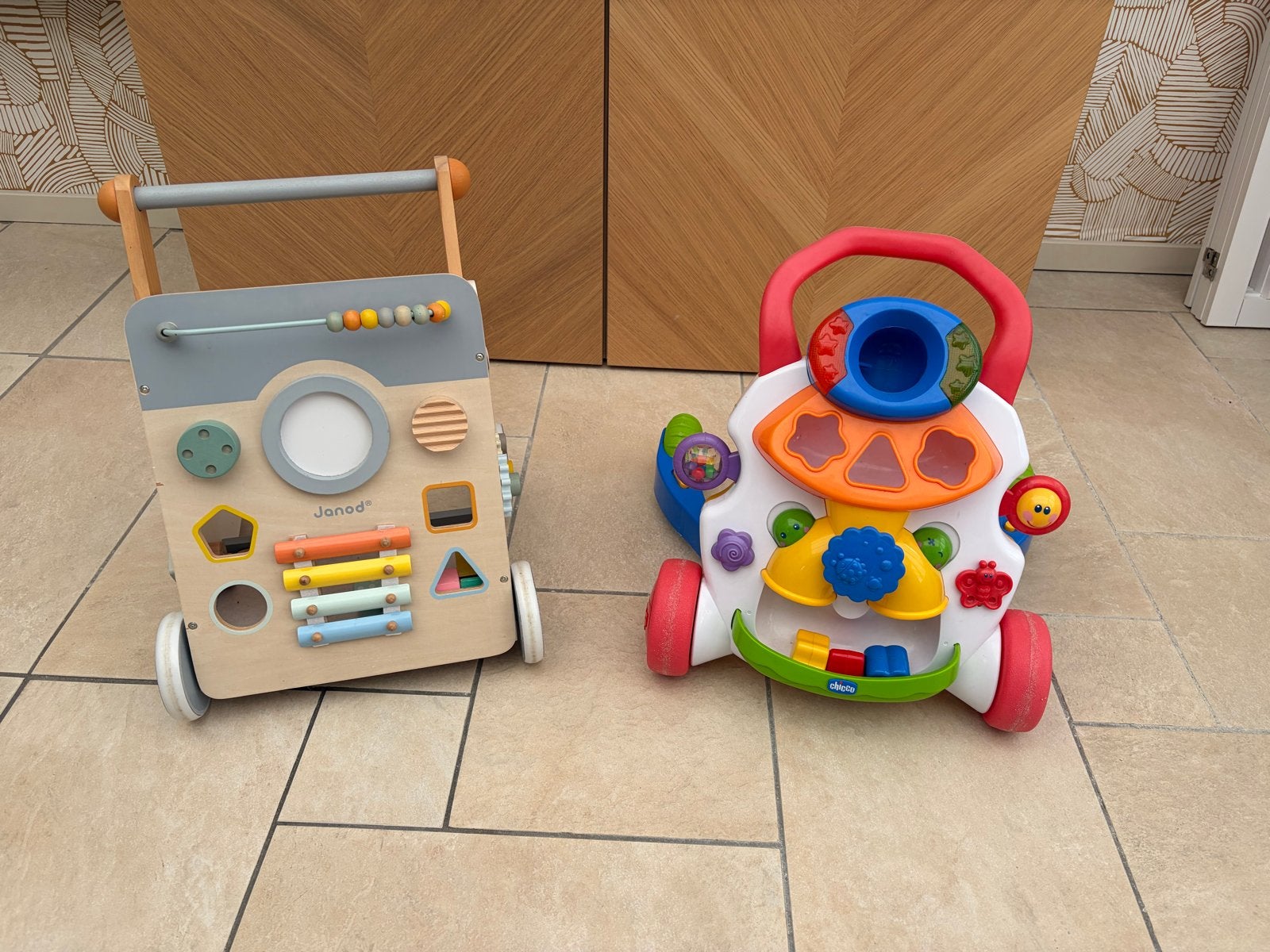 Loopwagens: Janod Houten Loopwagen & Chicco Baby Walker, Ophalen, Gebruikt, Met geluid