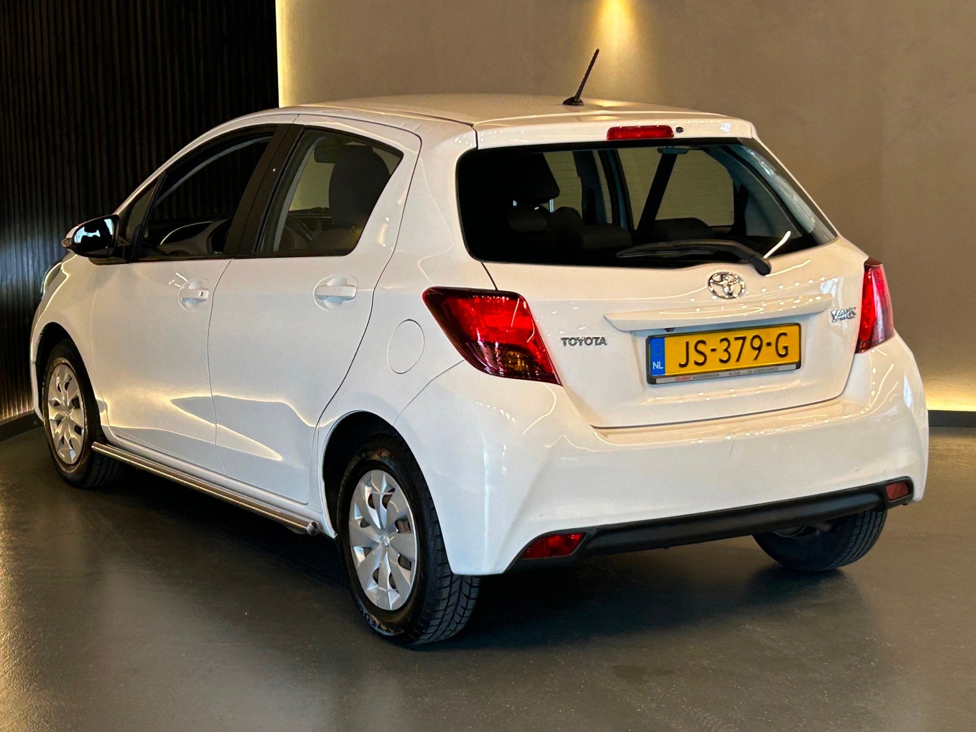 Toyota Yaris 1.0 VVT-i Aspiration|2E EIG|NAP|BLUETOOTH|AIRCO, Auto's, Voorwielaandrijving, Euro 6, Origineel Nederlands, Handgeschakeld