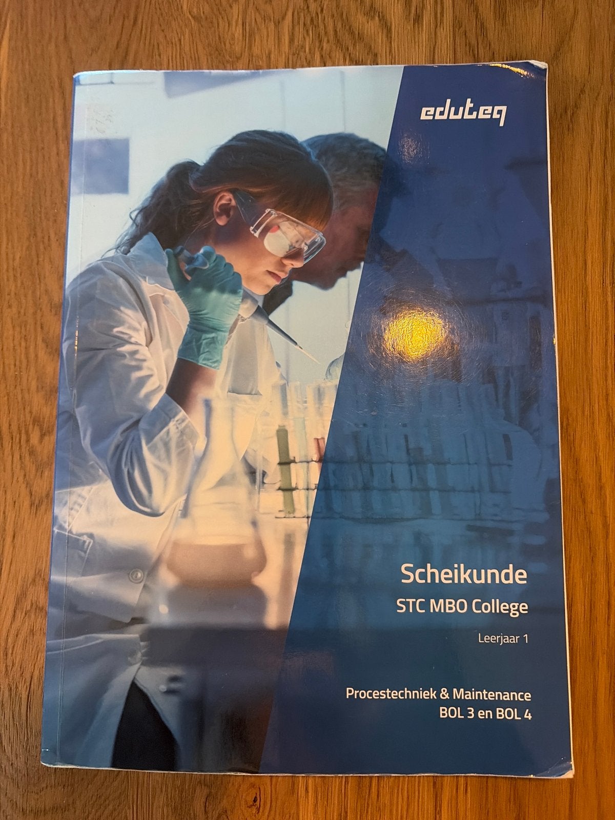 Scheikunde STC MBO College Leerjaar 1 - Eduteq, Ophalen of Verzenden, Beta, Gelezen, MBO