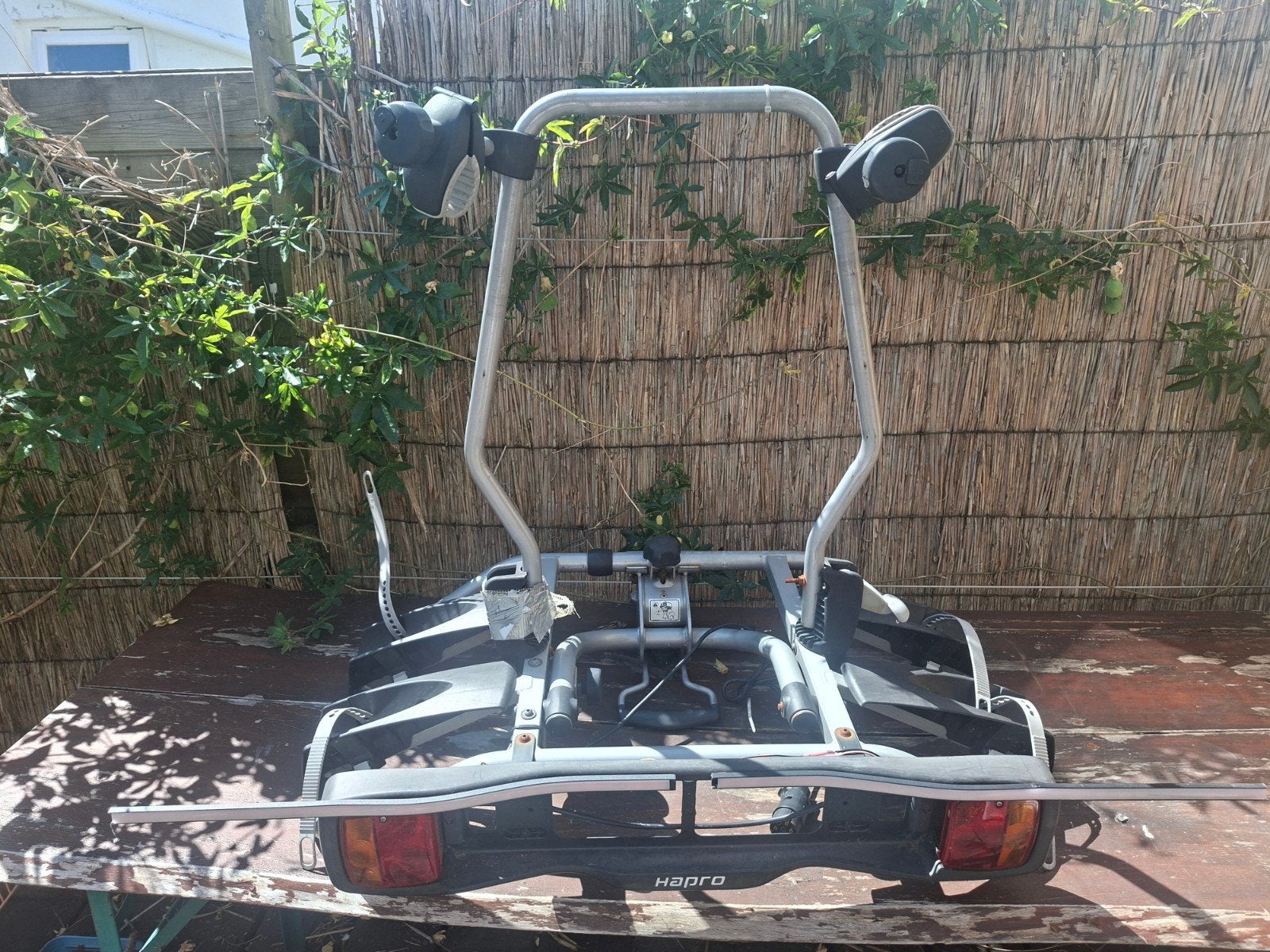 Hapro fietsdrager - functioneel met kleine reparatie, Auto diversen, Fietsendragers, Ophalen, 2 fietsen, Gebruikt, Trekhaakdrager