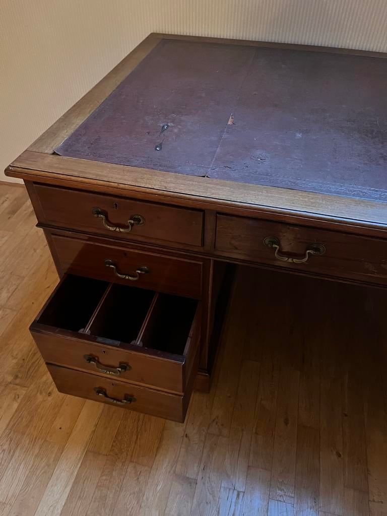 Engels antiek bureau met veel opbergruimte, Ophalen