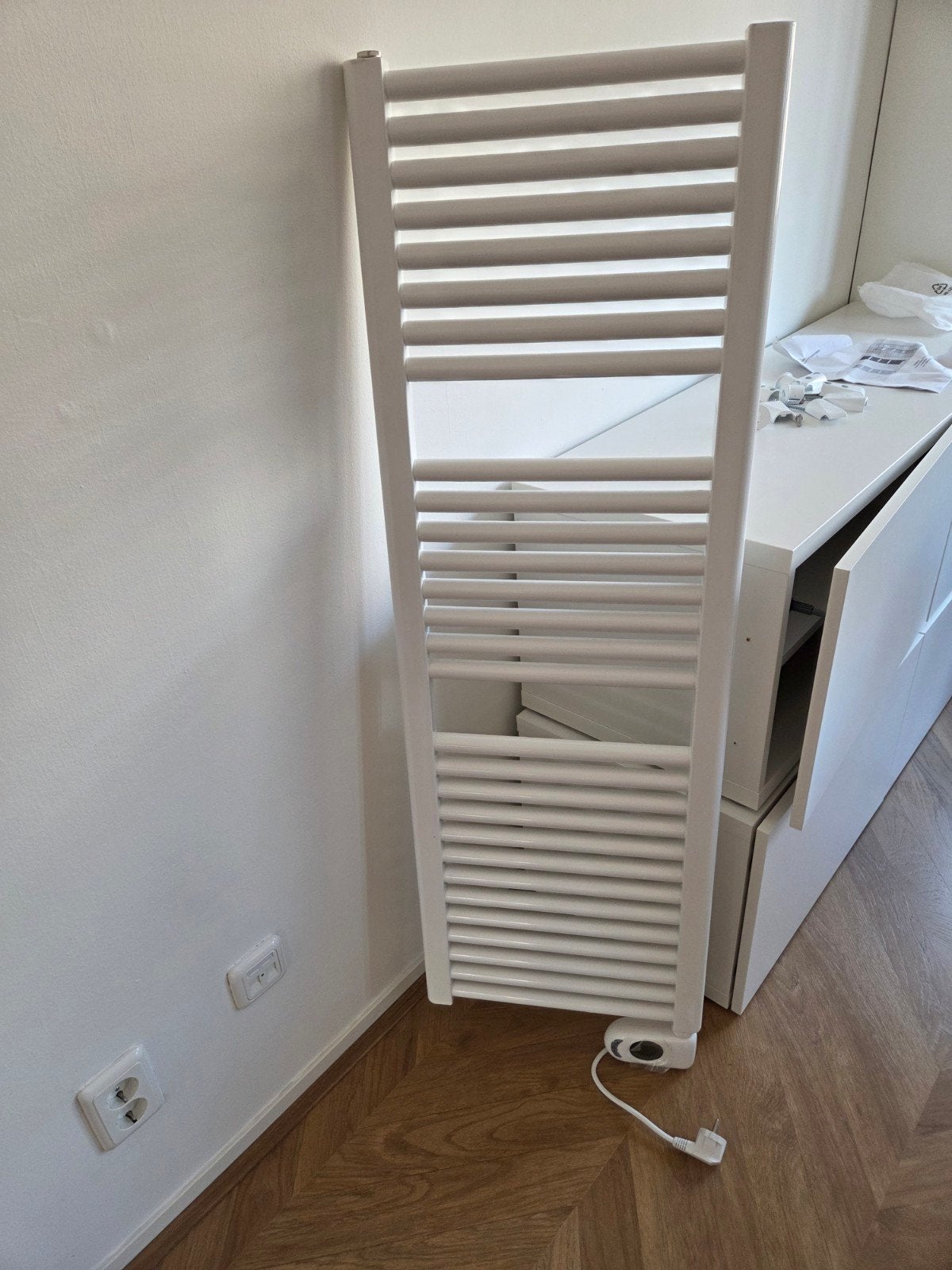 Electrische DRL badkamer radiator NIEUW, Doe-het-zelf en Verbouw, Ophalen, Radiator, Nieuw, Minder dan 60 cm