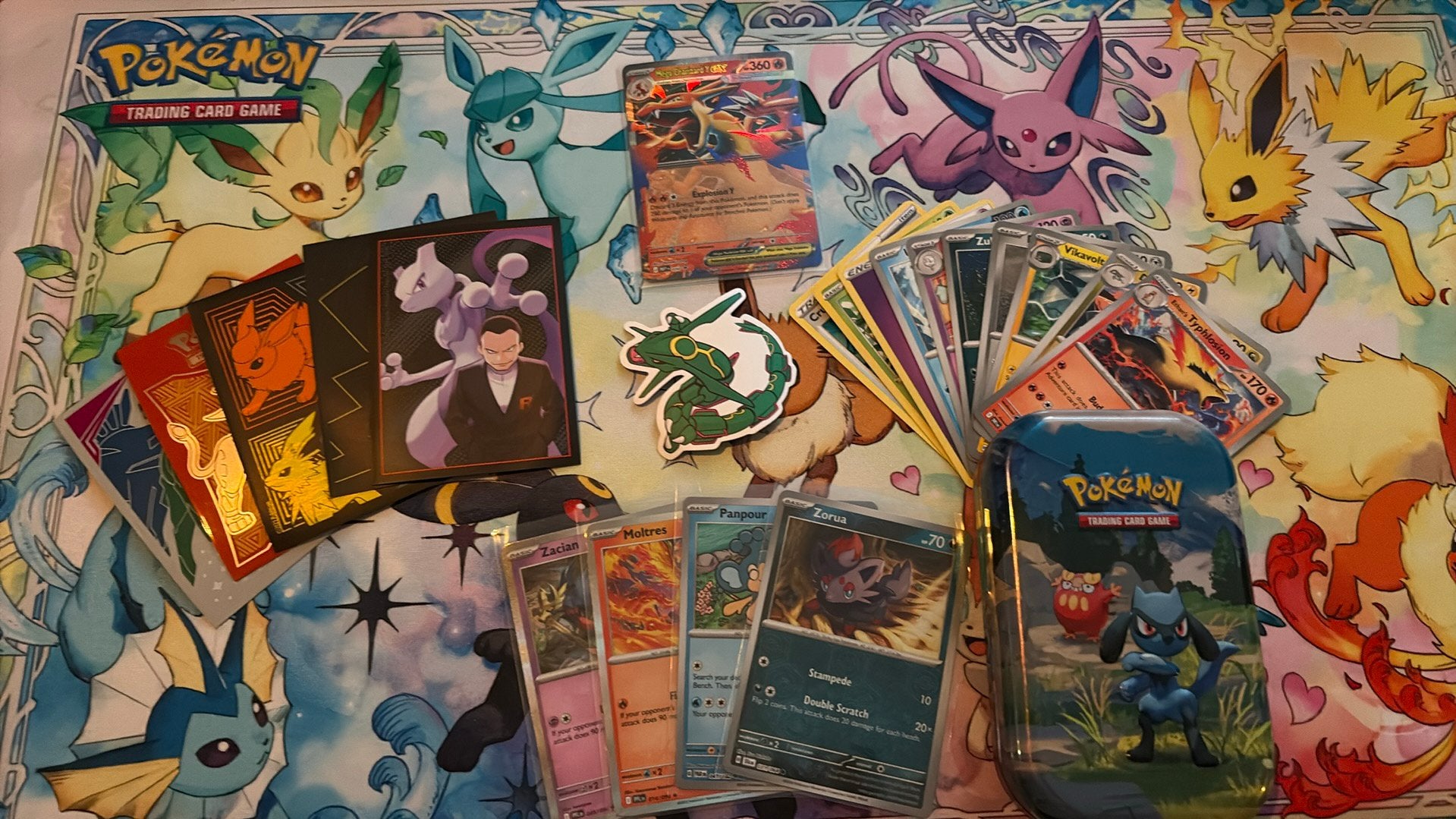 Mystery pokemon tin + inhoud, Verzenden, Zo goed als nieuw, Meerdere kaarten, Foil